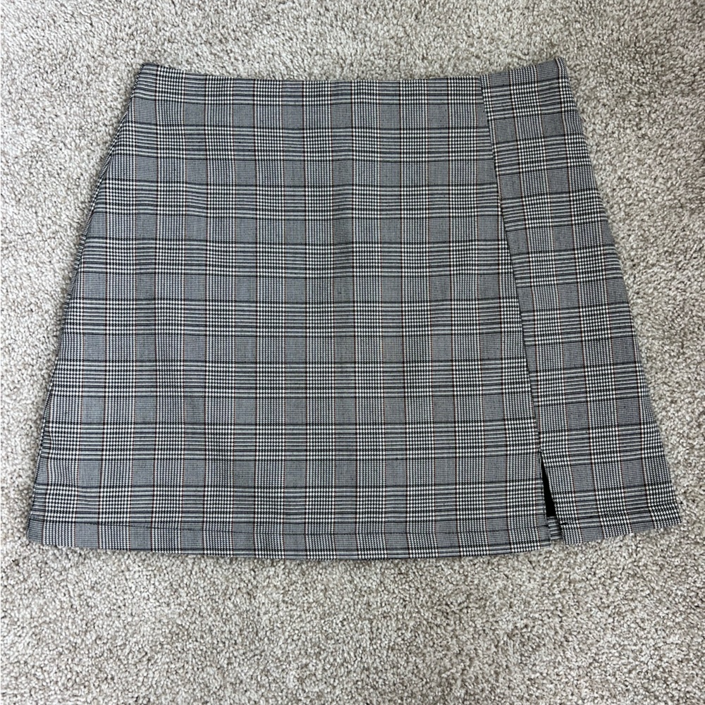 Pink Lily Plaid Gray Skirt Size Medium